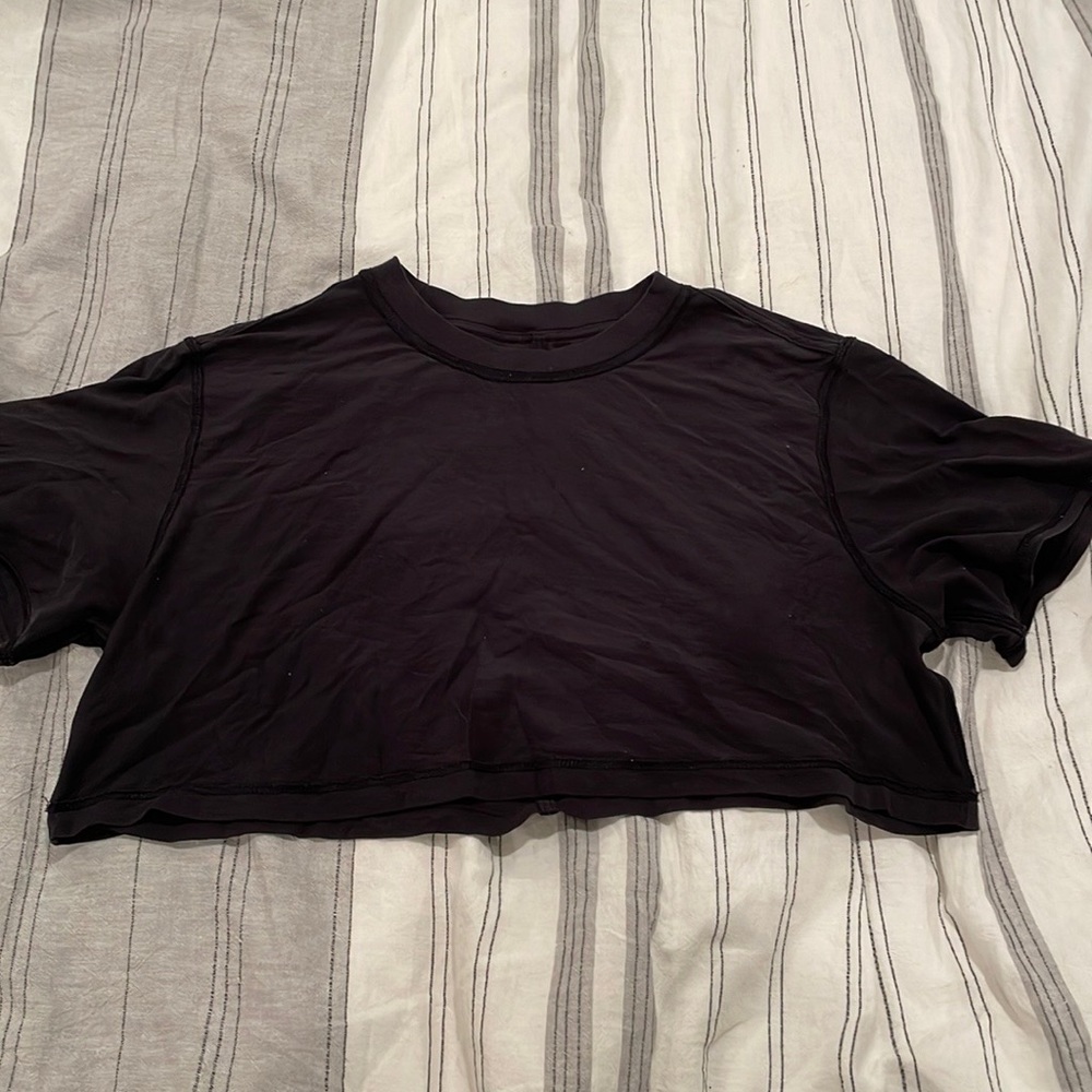 Lululemon black crop shirt